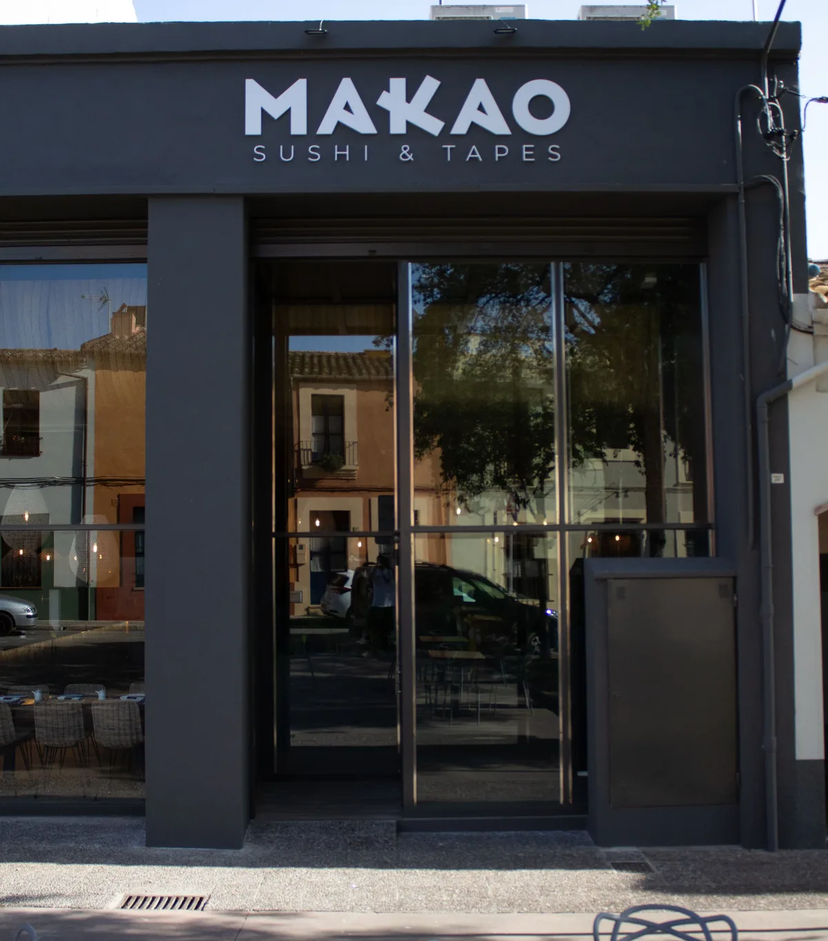 Makao brand identity by Xevi Machado — restaurant, Palafrugell, Catalonia (02)